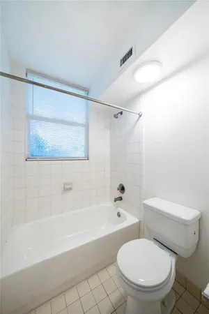 $1,990 | 721 Lyons Road, Unit 15208, Coconut Creek, FL 33063