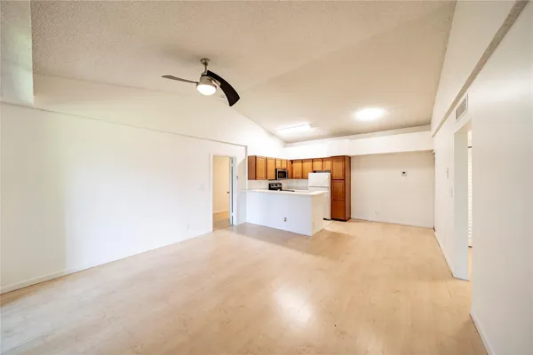 $1,990 | 721 Lyons Road, Unit 15208, Coconut Creek, FL 33063