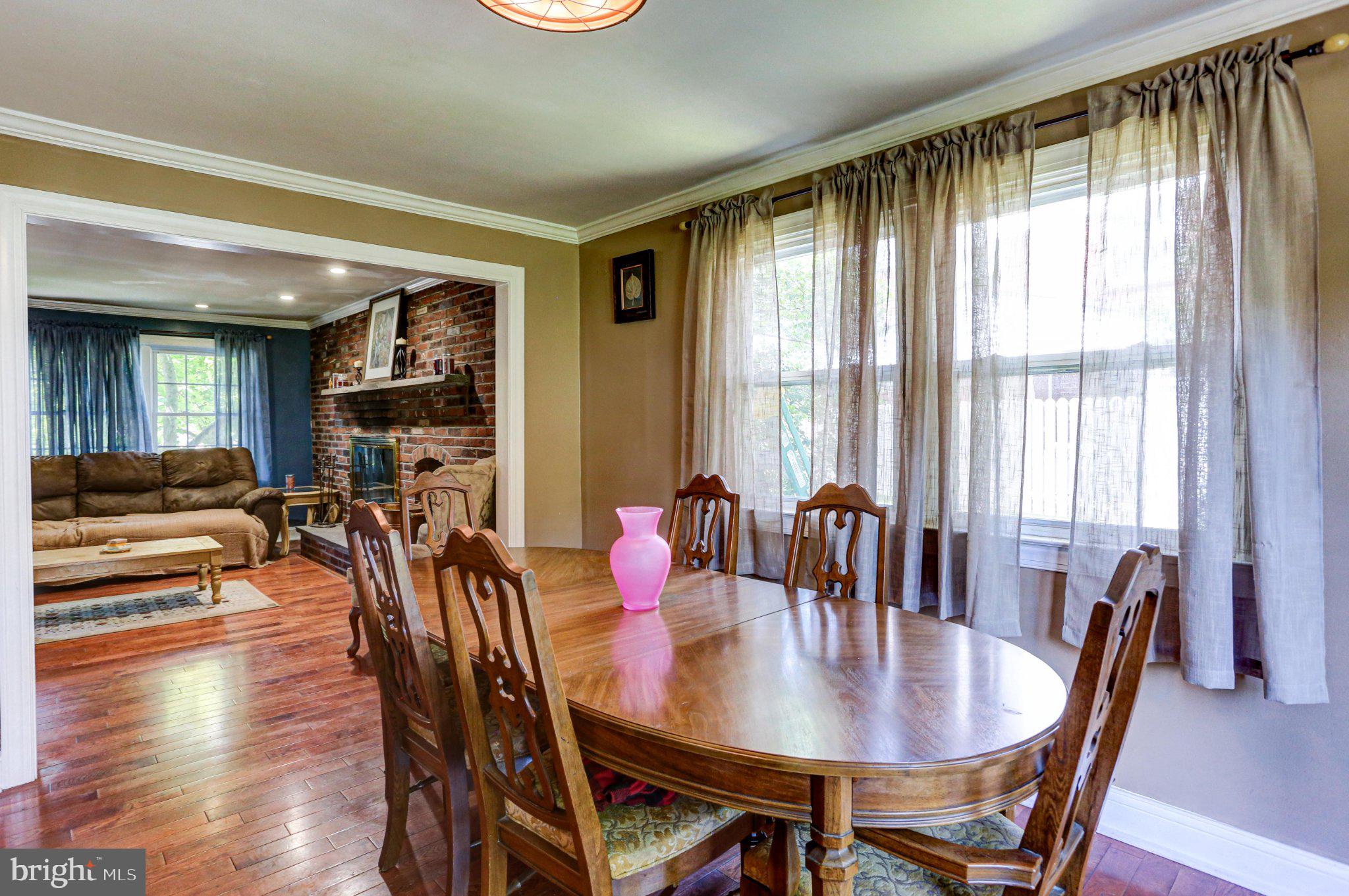 125 West Thomson Avenue Springfield, PA 19064 - Photo 15 of 41 Inviting dining space with natural light.
