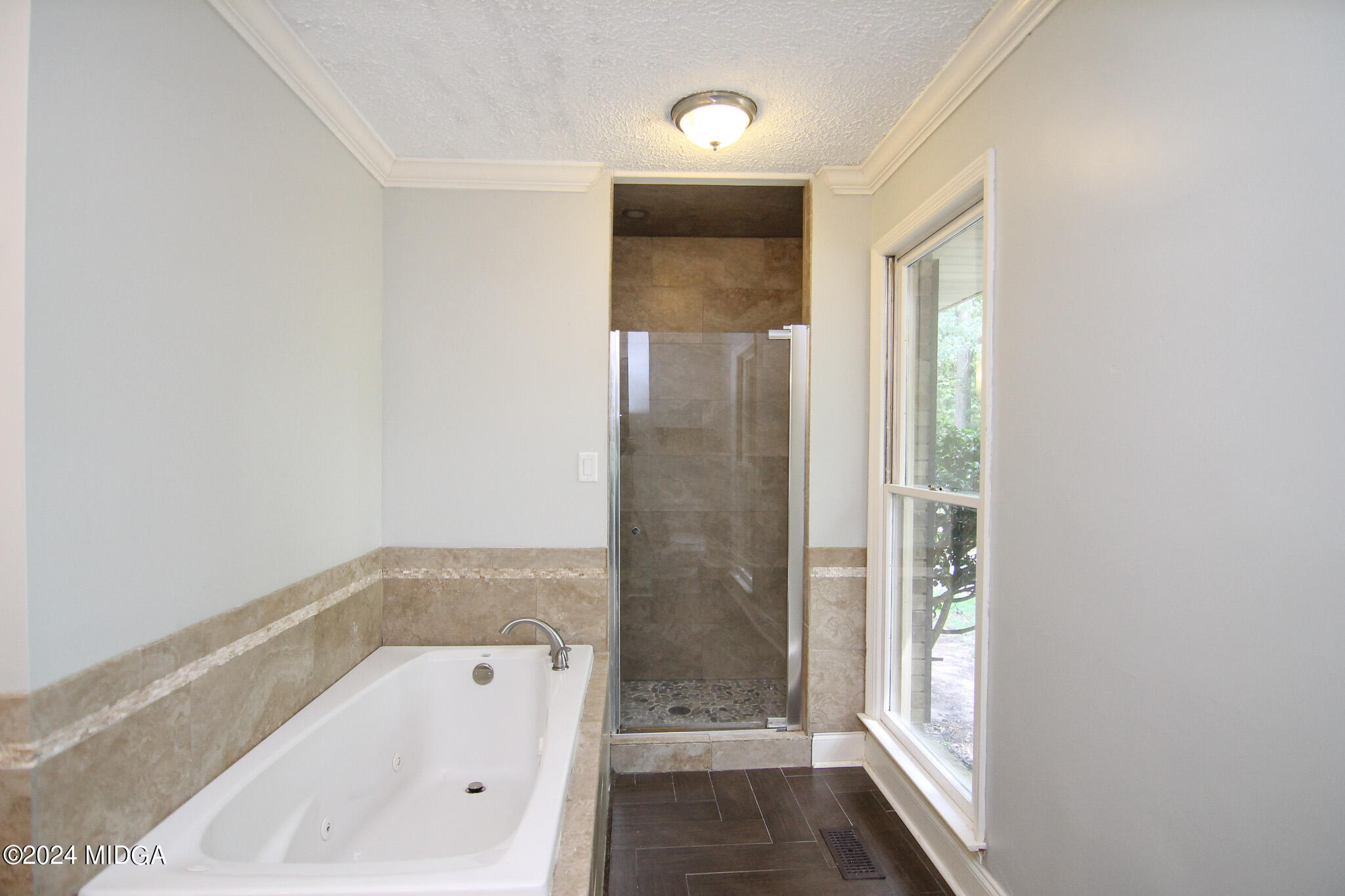 102 Nancy Place Bonaire, GA 31005 - Photo 19 of 48 a bathroom with a tub