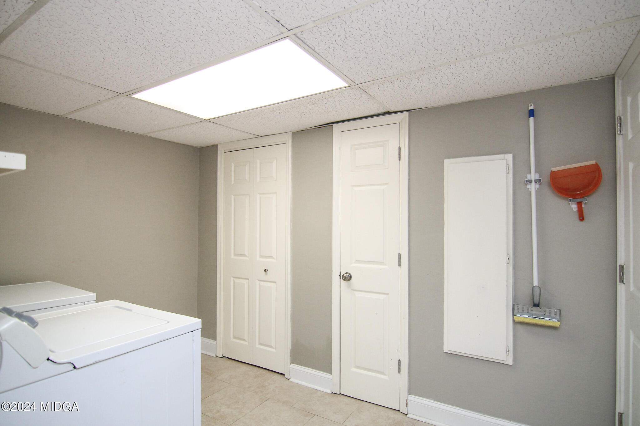 102 Nancy Place Bonaire, GA 31005 - Photo 37 of 48 a bathroom with a shower and toilet