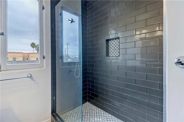 $1,799,000 | 390 Carroll, Long Beach, CA 90814