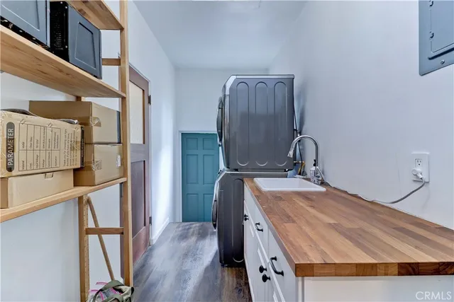 $1,799,000 | 390 Carroll, Long Beach, CA 90814