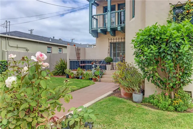 $1,799,000 | 390 Carroll, Long Beach, CA 90814