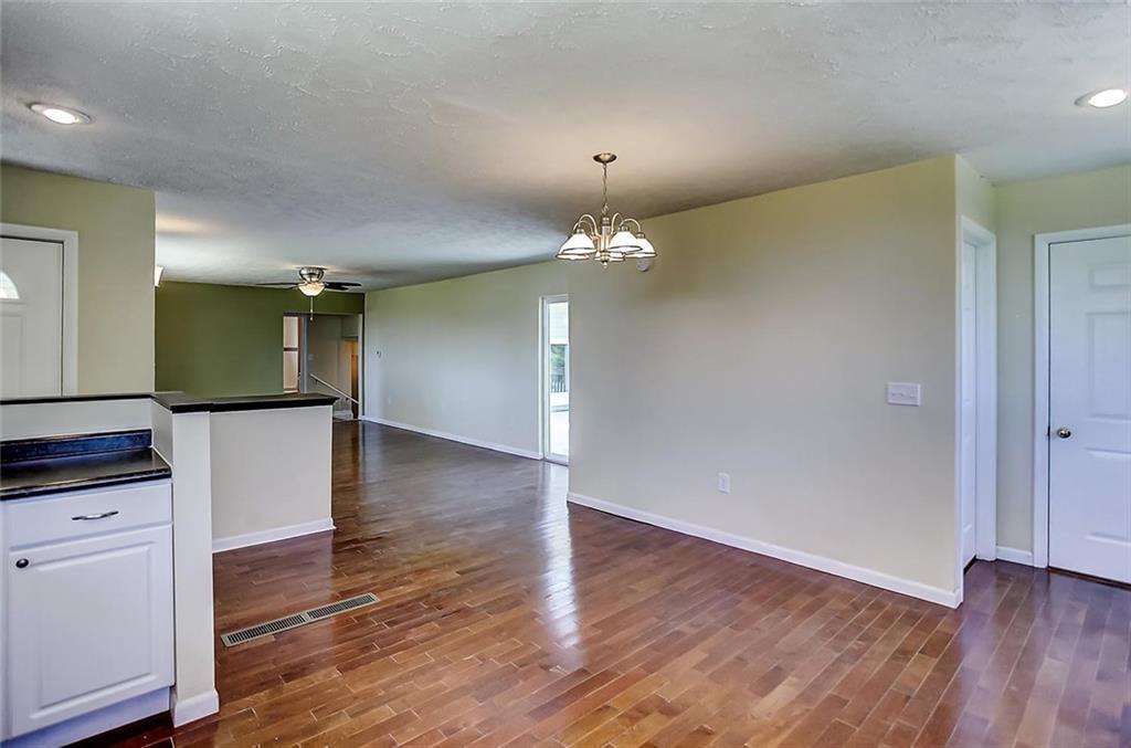 645 East Shoop Road Tipp City, OH 45371 - Photo 10 of 29