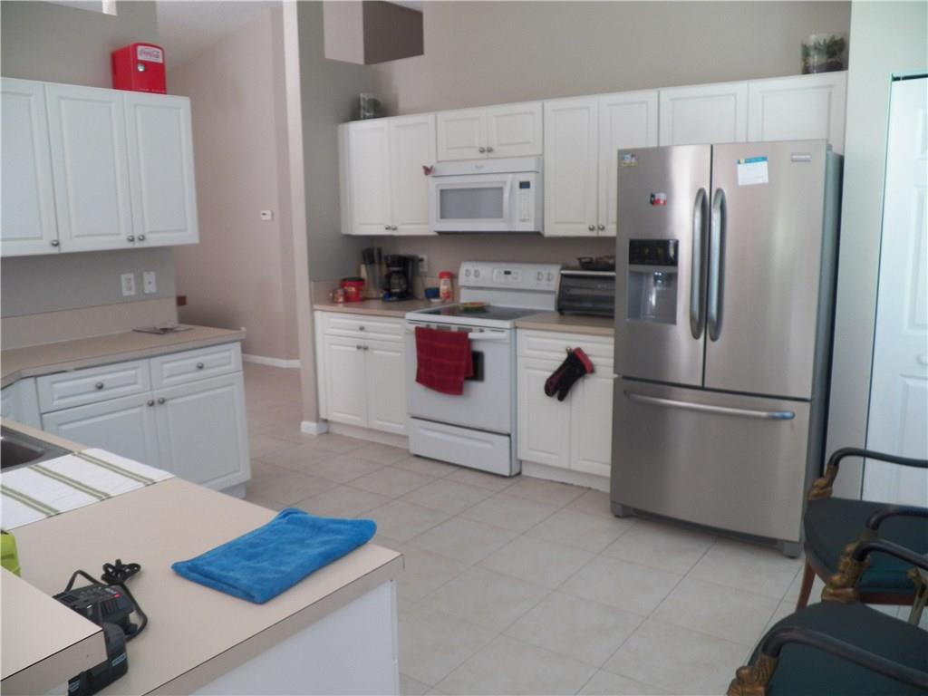 2444 Southwest Impala Way Stuart, FL 34997 - Photo 4 of 13 Gallery Image 4