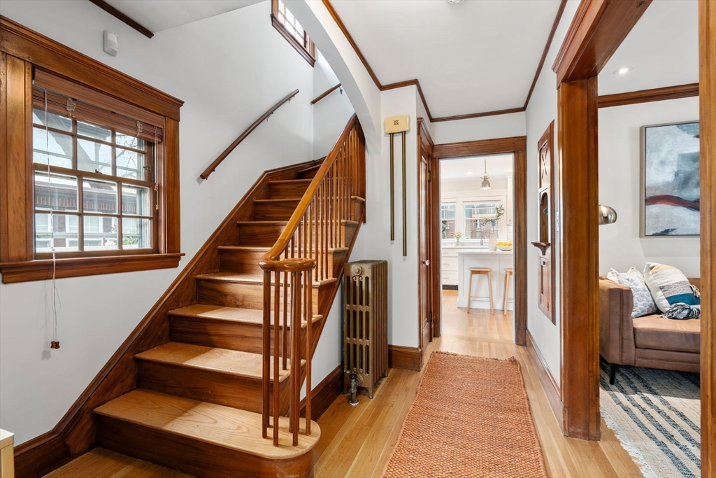 33 Longfellow Road Melrose, MA 02176 - Photo 4 of 38