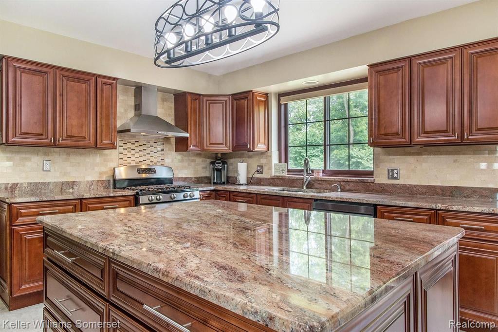 1856 Bromley Lane Rochester Hills, MI 48306 - Photo 10 of 41