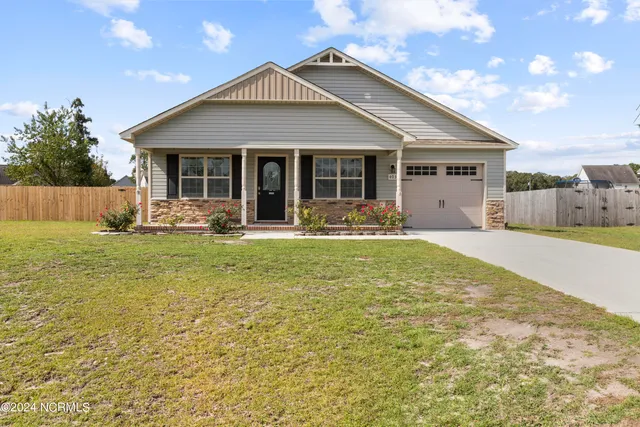 $1,550 | 403 Duncan Drive South, Richlands, NC 28574