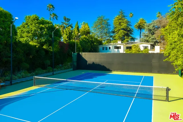 a view of a tennis court