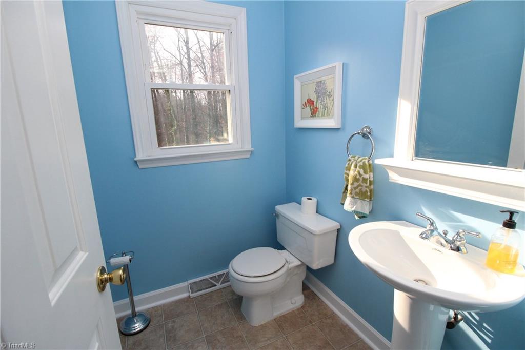 8416 Coachman Lane Rural Hall, NC 27045 - Photo 6 of 20 Gallery Image 6