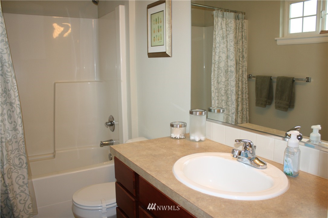4426 Roxanna Loop Southeast Lacey, WA 98503 - Photo 9 of 12 Gallery Image 9