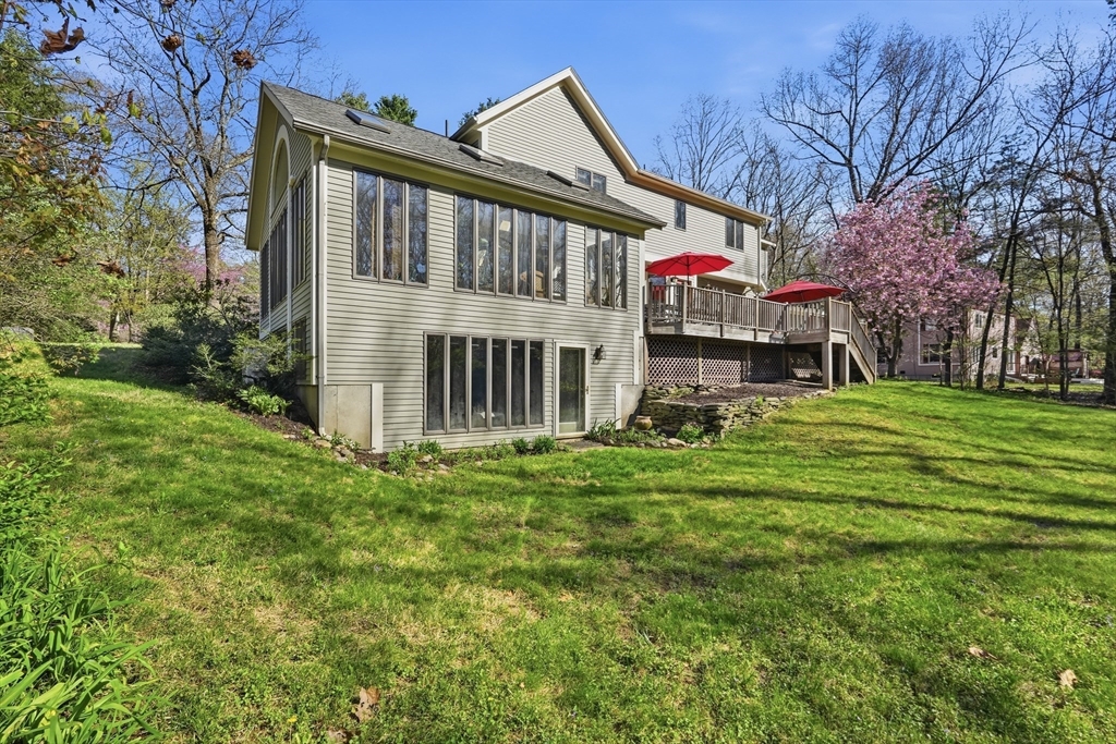 28 Trillium Way Amherst, MA 01002 - Photo 4 of 42