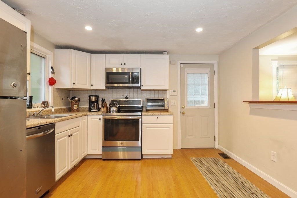 18 Arboretum Road Plymouth, MA 02360 - Photo 3 of 24 Gallery Image 3