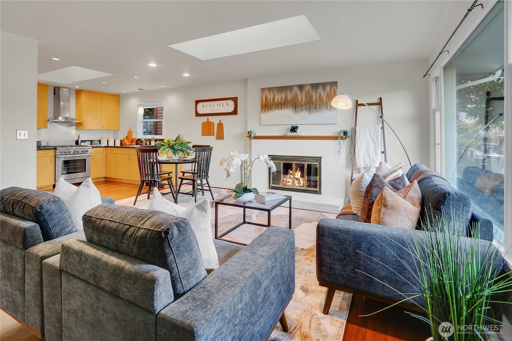 4209 South Lucile Street Seattle, WA 98118 - Photo 5 of 32