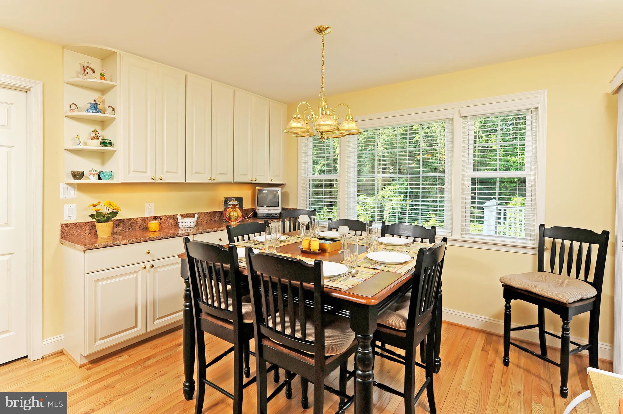 8219 Riding Ridge Place McLean, VA 22102 - Photo 32 of 79 KIT BREAKFAST AREA BUMPED ON 8 FT W/2009 ADDITION