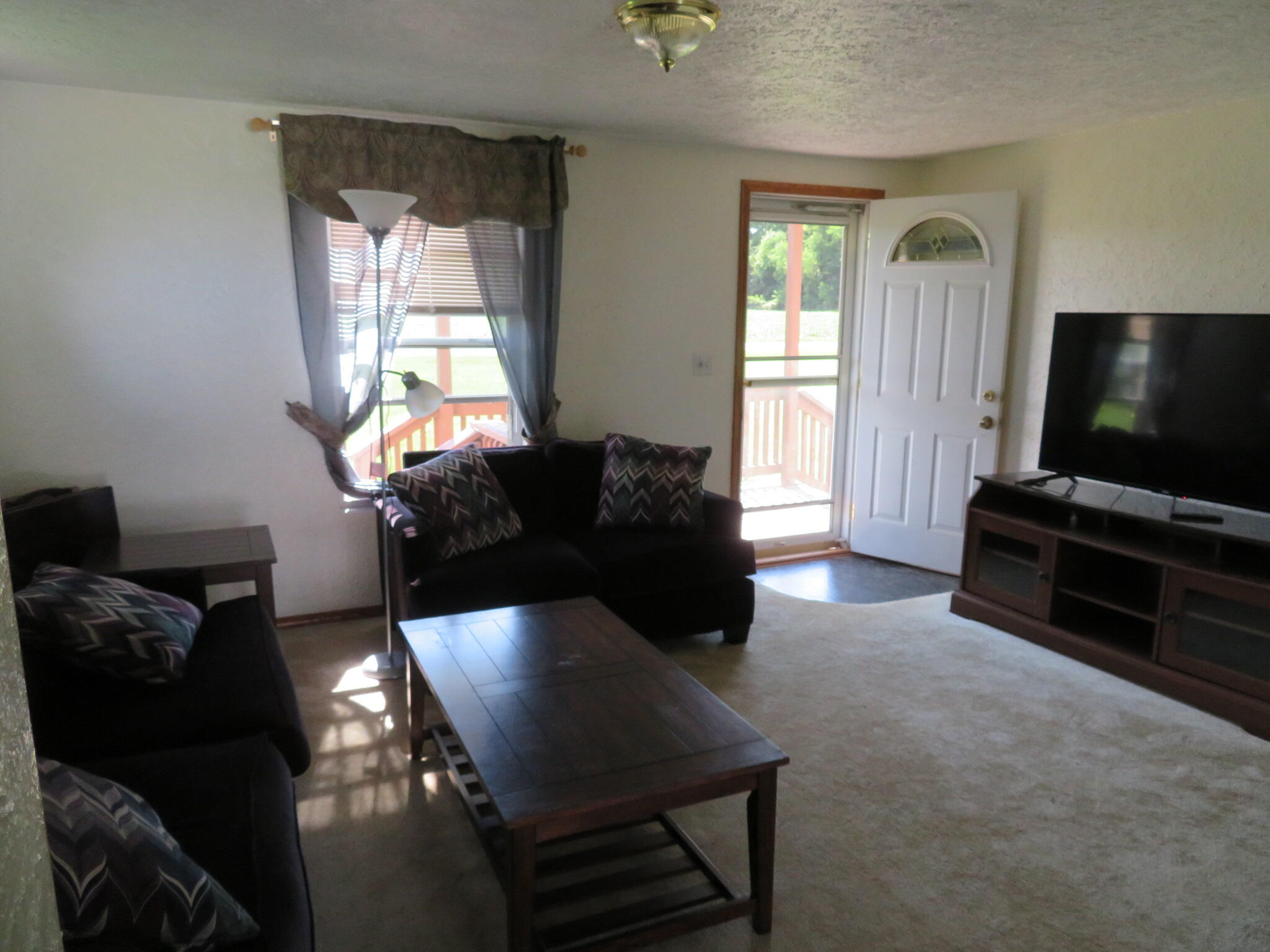 396 Taggart Road Bronson, MI 49028 - Photo 11 of 23 Living Room