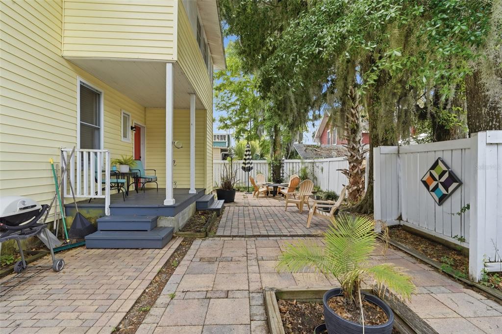 318 Colonial Court DeLand, FL 32720 - Photo 33 of 41