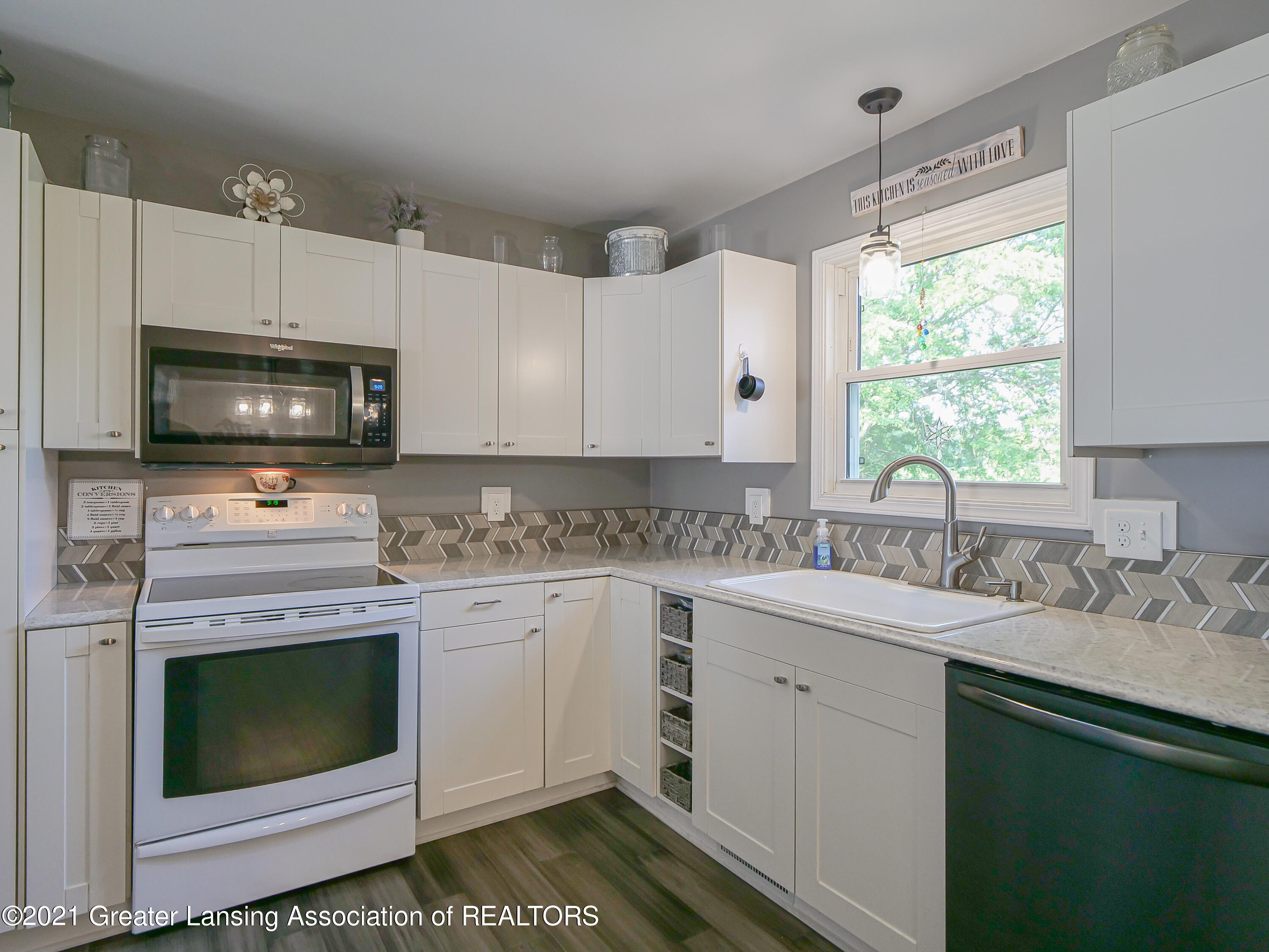 2353 North Hartel Road Charlotte, MI 48813 - Photo 8 of 41 2352_N_Hartel_Rd-11