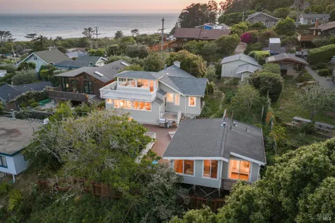 $3,680,000 | 40 Laurel Avenue, Stinson Beach, CA 94970