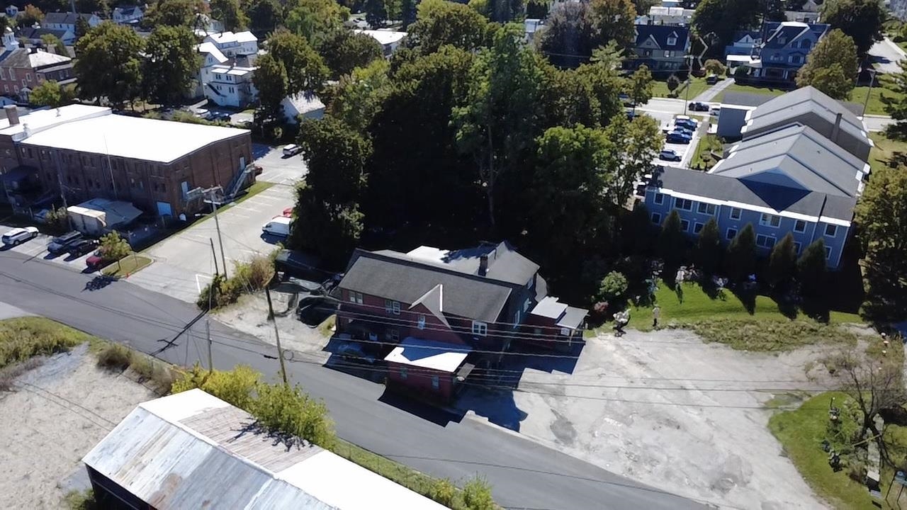 126 Washington Avenue Bennington, VT 05201 - Photo 2 of 29