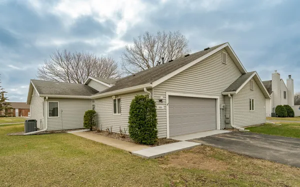 $255,000 | 1604 10th Avenue Southeast, Unit 41, Rochester, MN 55904