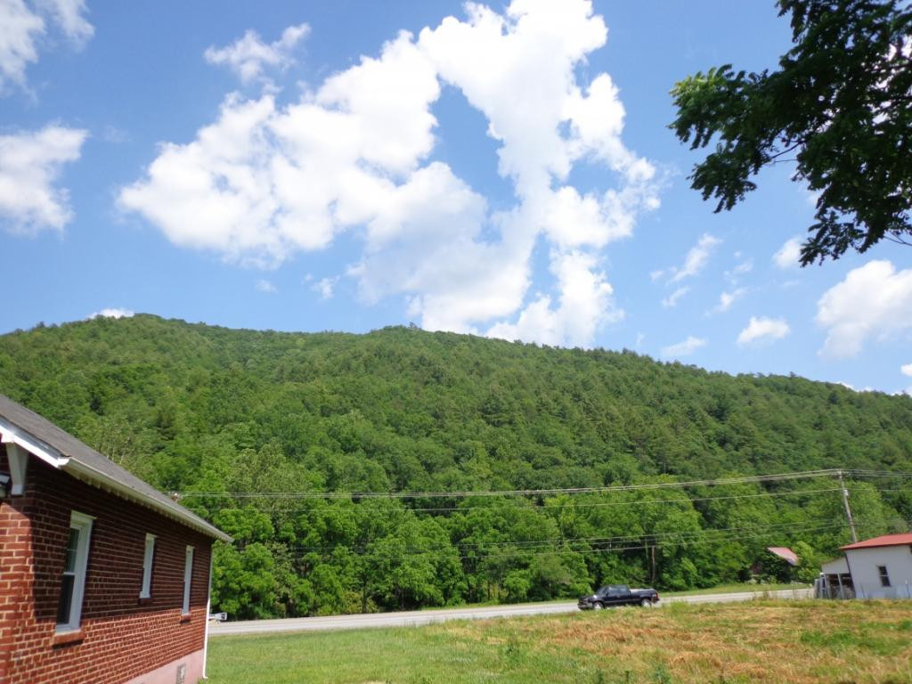 129 Dugger Hollow Road Butler, TN 37640 - Photo 4 of 19 Photo 4