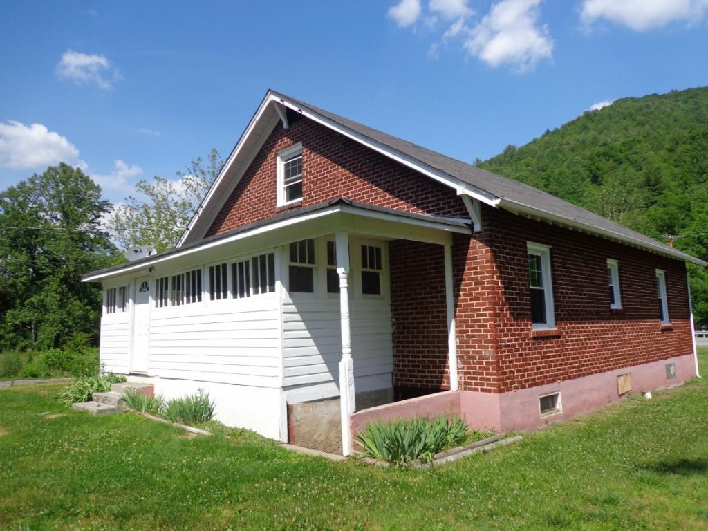 129 Dugger Hollow Road Butler, TN 37640 - Photo 5 of 19 Photo 5