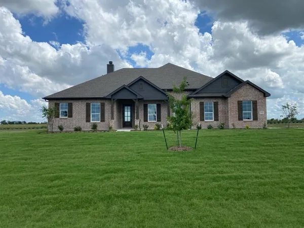 $479,900 | 660 County Road 200, Valley View, TX 76272