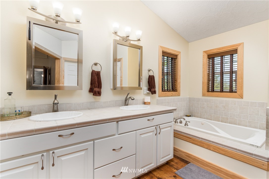 287 Rutherford Lane Castle Rock, WA 98611 - Photo 13 of 39 Gallery Image 13