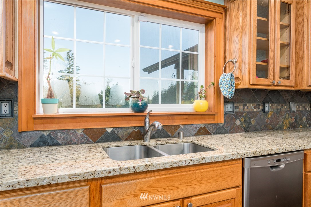 287 Rutherford Lane Castle Rock, WA 98611 - Photo 5 of 39 Gallery Image 5