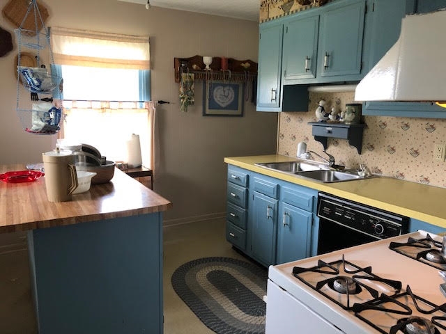 1577 West Maple Grove Road Boonville, IN 47601 - Photo 3 of 19