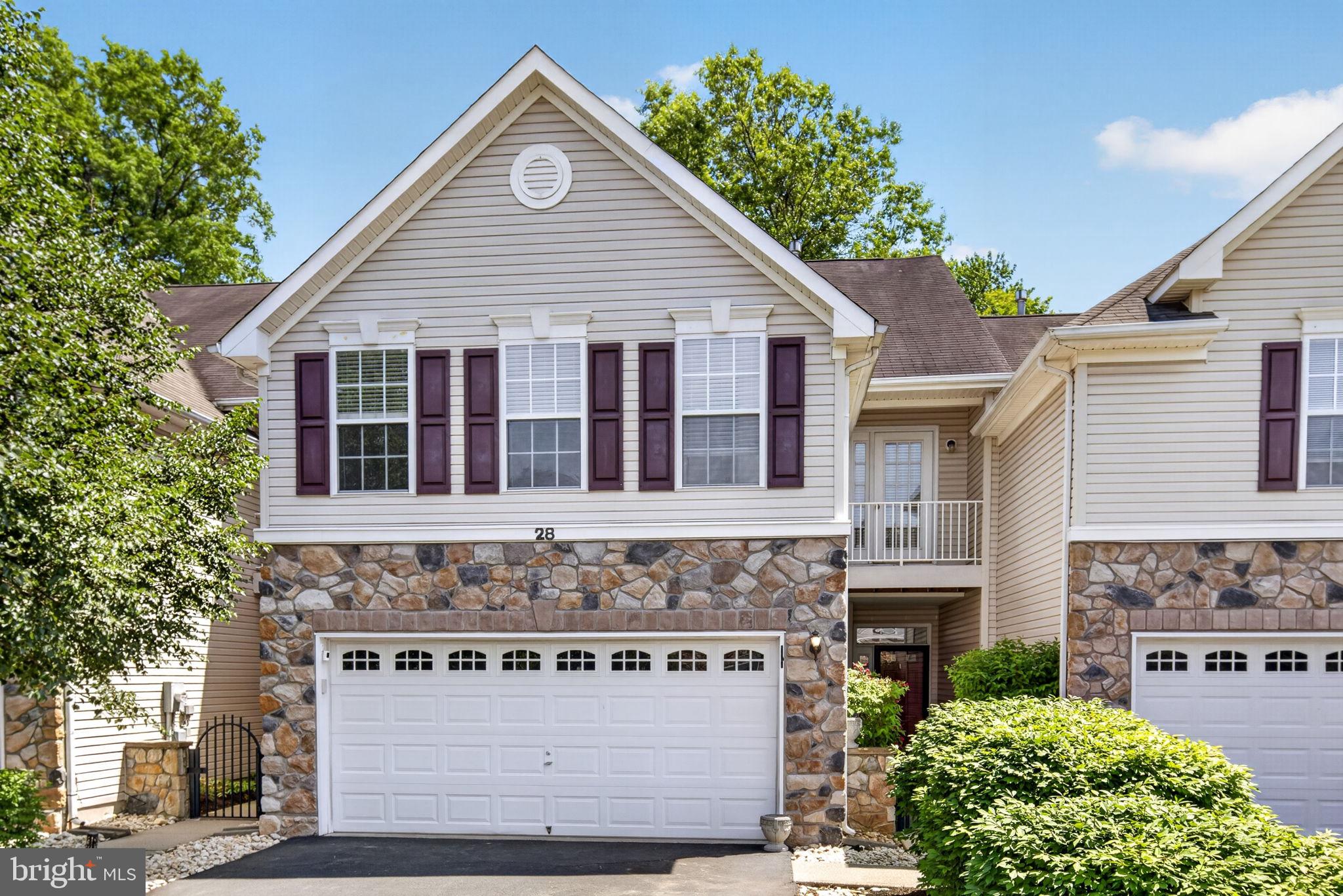 28 Sutton Court Pennington, NJ 08534 - Photo 1 of 45