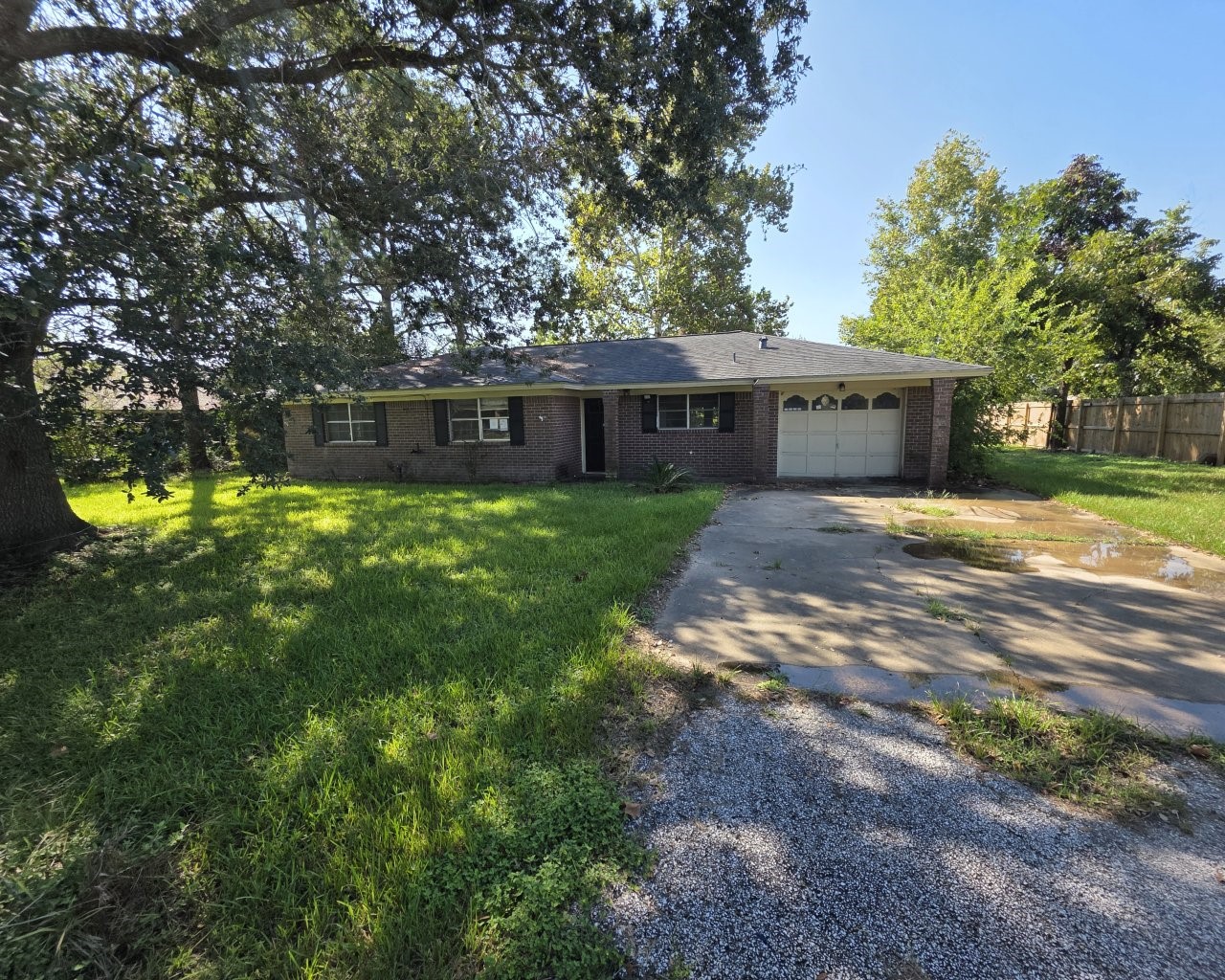 1-Story home in a quiet neighborhood