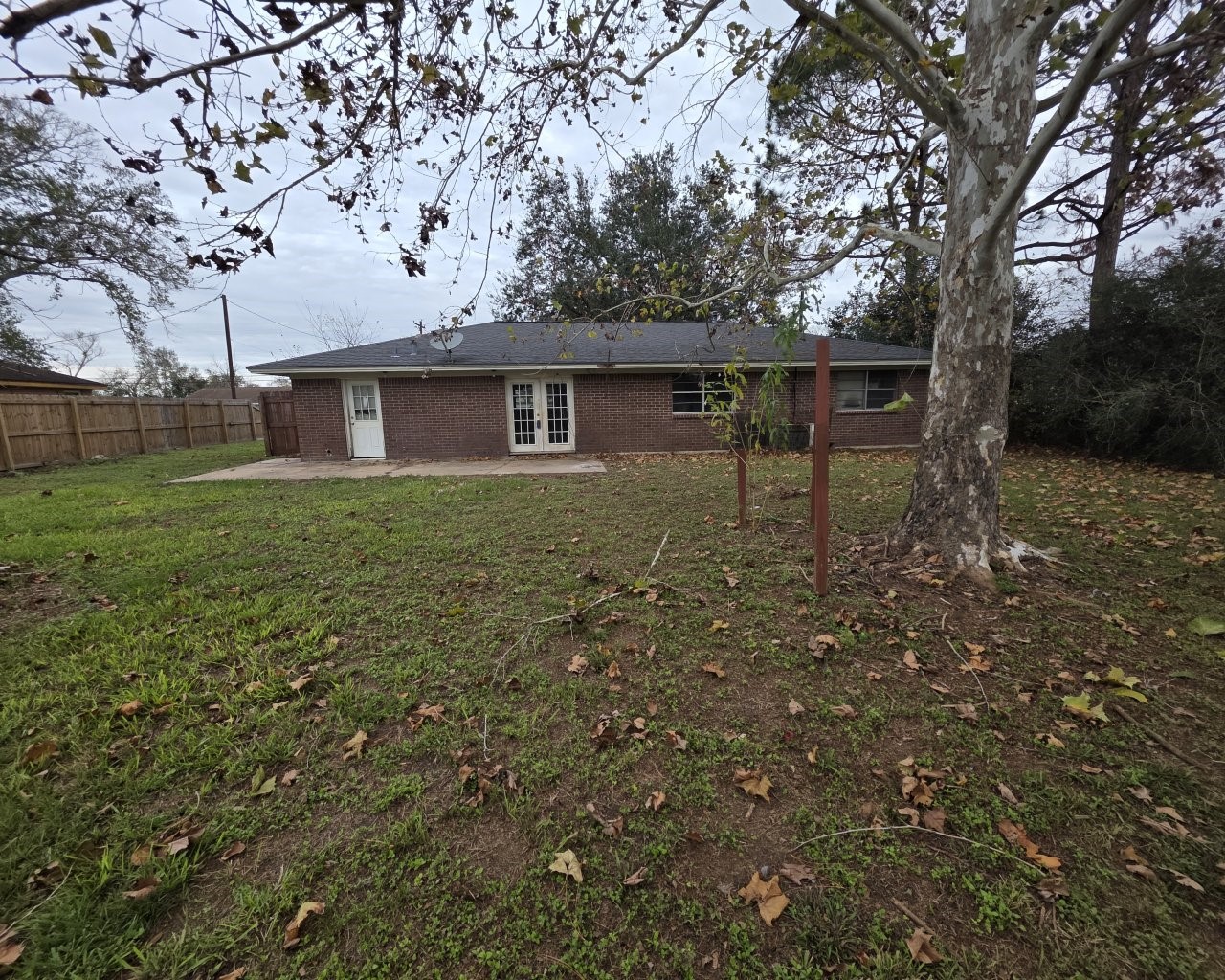 408 Dwyer Street Angleton, TX 77515 - Photo 16 of 17 Huge backyard..great for pets or gardeners