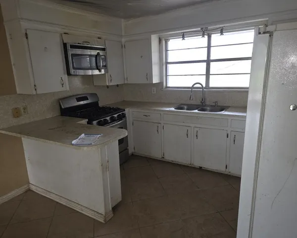 $110,000 | 408 Dwyer Street, Angleton, TX 77515