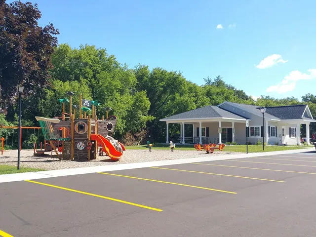 $615 | 152 North Washington Street, Perry, MI 48872