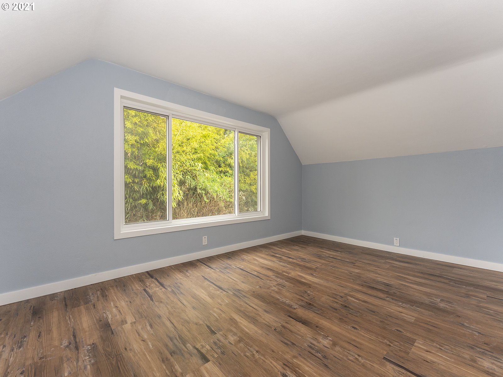 900 Northeast South Shore Road Portland, OR 97211 - Photo 22 of 32 Gallery Image 22