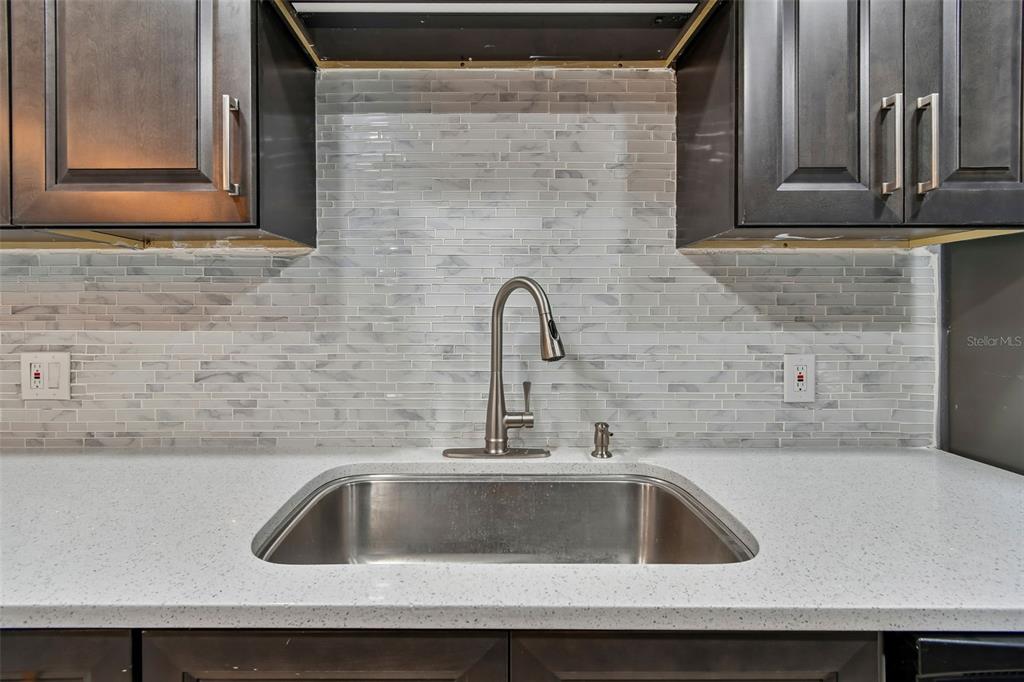 1695 Lee Road, Unit E215 Winter Park, FL 32789 - Photo 6 of 82