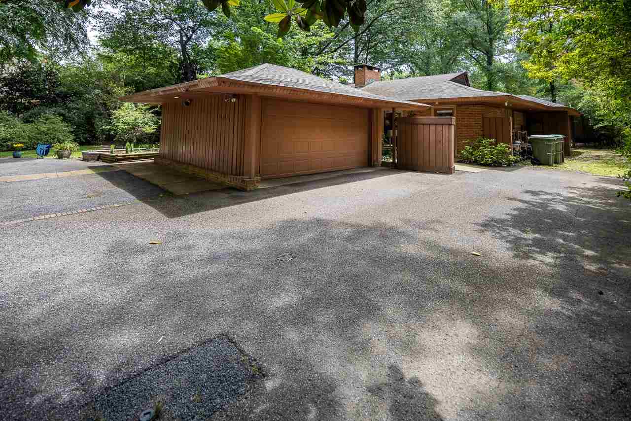 4411 Walnut Grove Road Memphis, TN 38117 - Photo 2 of 24 Plenty of Parking for Entertaining Friends and Family.