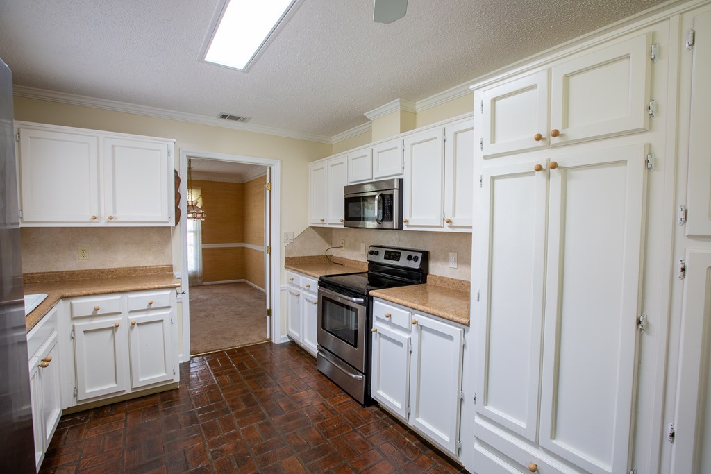 5906 Old Dominion Road Columbus, GA 31909 - Photo 3 of 28 Gallery Image 3