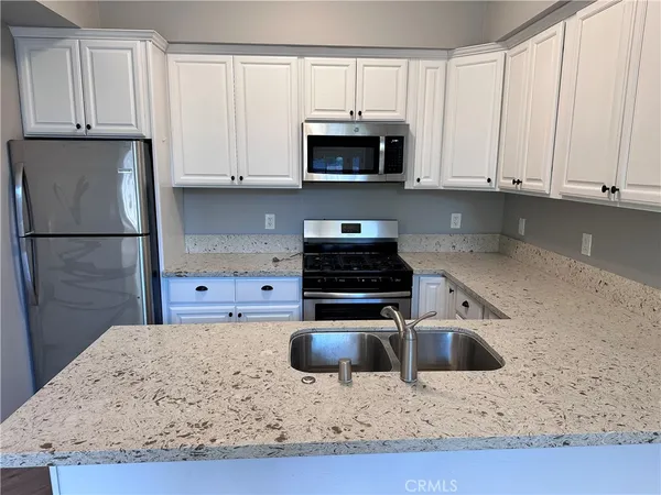 $3,850 | 5371 Topeka Drive, Tarzana, CA 91356