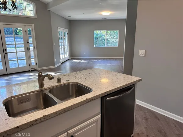 $3,850 | 5371 Topeka Drive, Tarzana, CA 91356