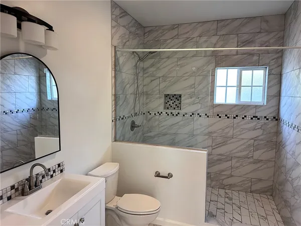 $3,850 | 5371 Topeka Drive, Tarzana, CA 91356