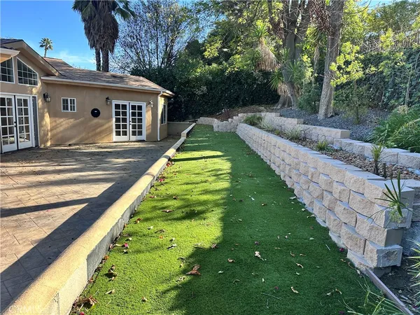 $3,850 | 5371 Topeka Drive, Tarzana, CA 91356