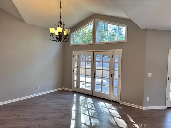 $3,850 | 5371 Topeka Drive, Tarzana, CA 91356