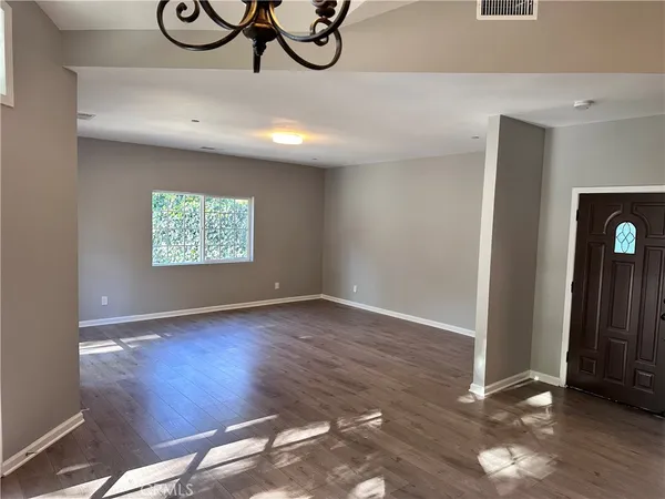 $3,850 | 5371 Topeka Drive, Tarzana, CA 91356
