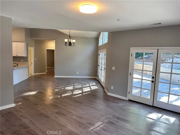 $3,850 | 5371 Topeka Drive, Tarzana, CA 91356