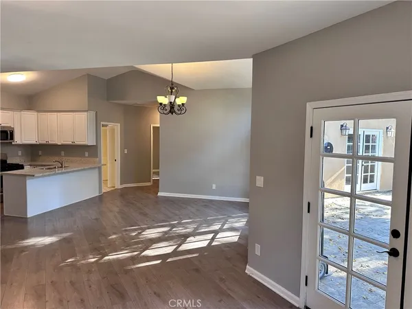 $3,850 | 5371 Topeka Drive, Tarzana, CA 91356
