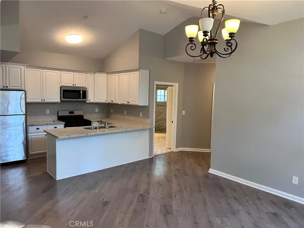 $3,850 | 5371 Topeka Drive, Tarzana, CA 91356